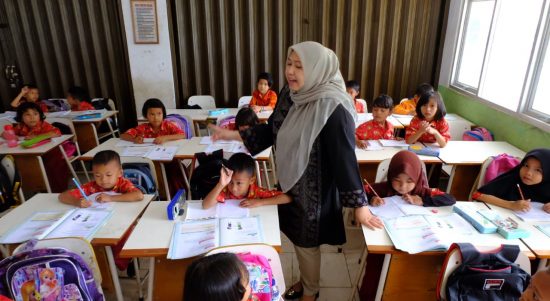 Bupati Masnah Semangati Pelajar Muaro Jambi Jelang Ujian